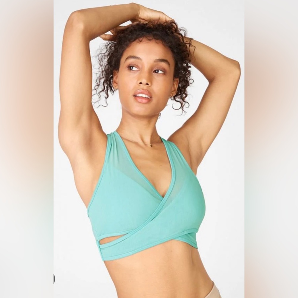 Fabletics Faye Medium Impact Sports Bra size M NWT